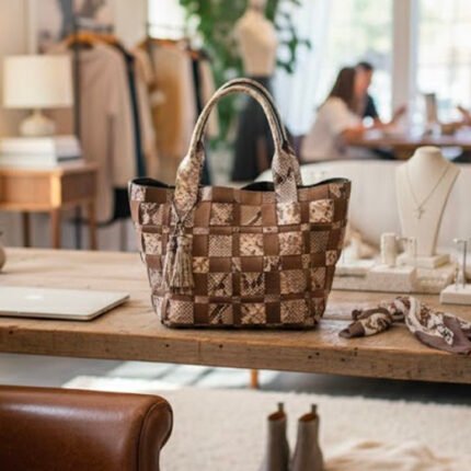  Michael Kors Vivian Medium Tote